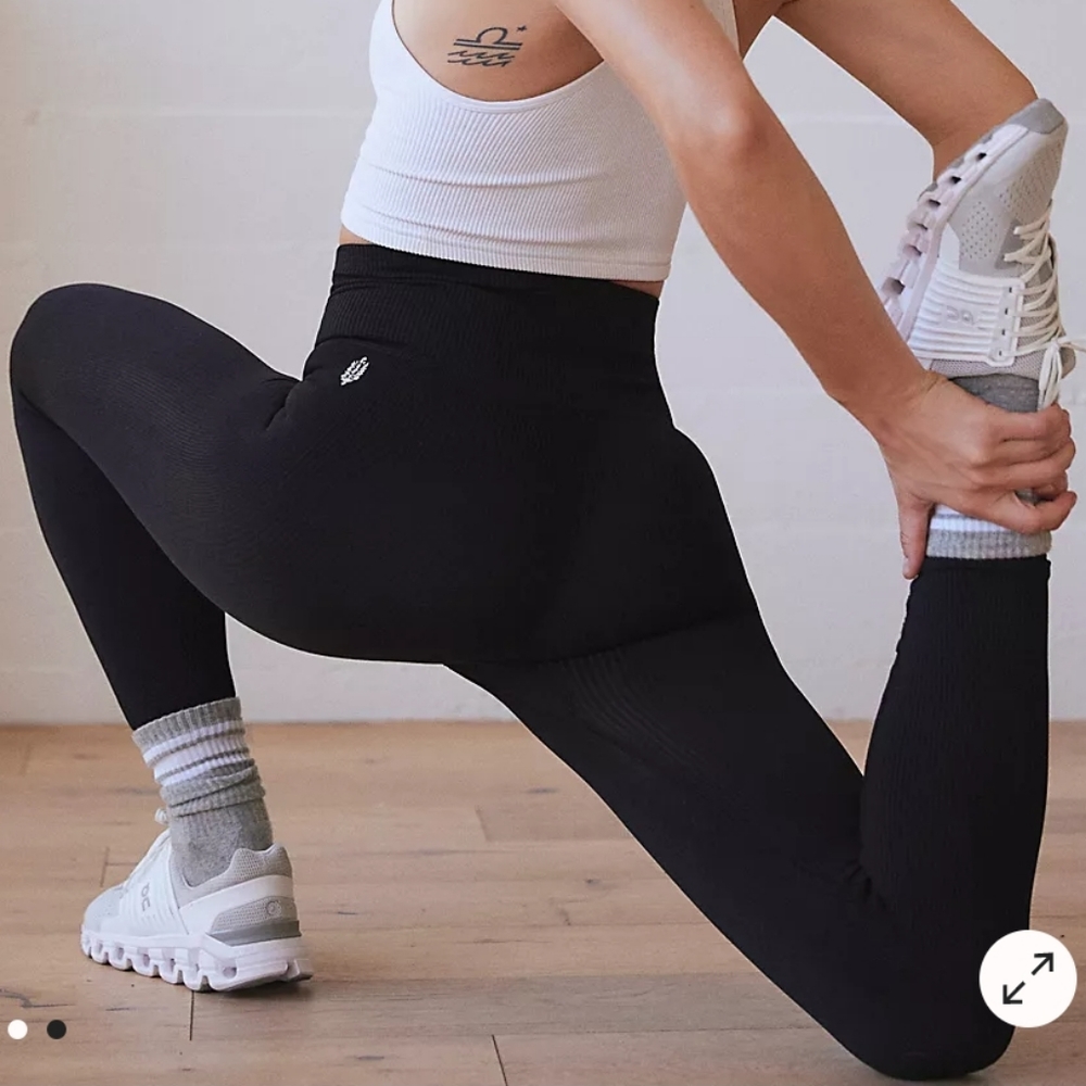 31. Free People High-Rise 7/8 Good Karma Leggings Tropical Pink - Picture 10 of 11
